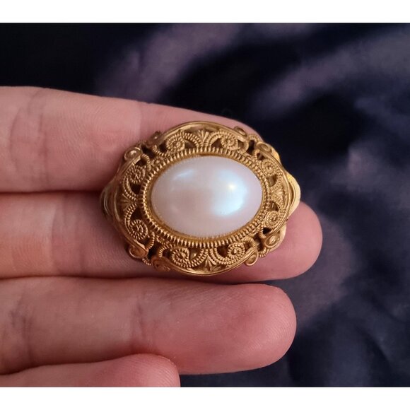 Vintage MIRIAM HASKELL 1950s Signed Faux Pearl Brooch Pin - Picture 2 of 6